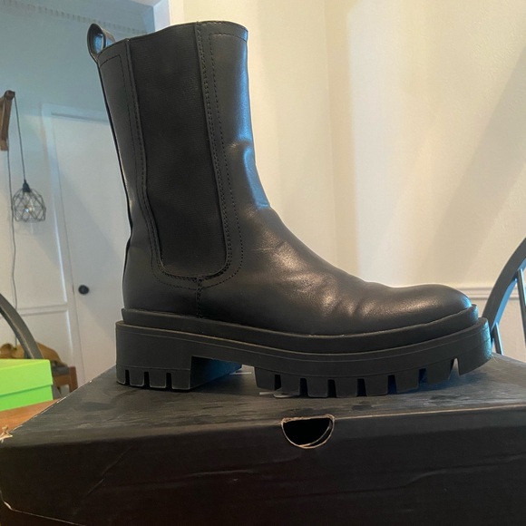 ShuShop Shoes - Black combat boots